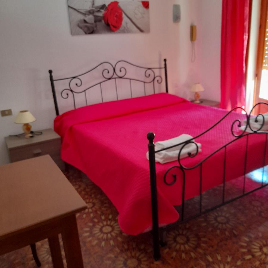 Hotel California Μιλάτσο Εξωτερικό φωτογραφία