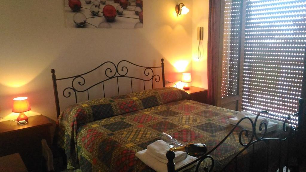 Hotel California Μιλάτσο Εξωτερικό φωτογραφία
