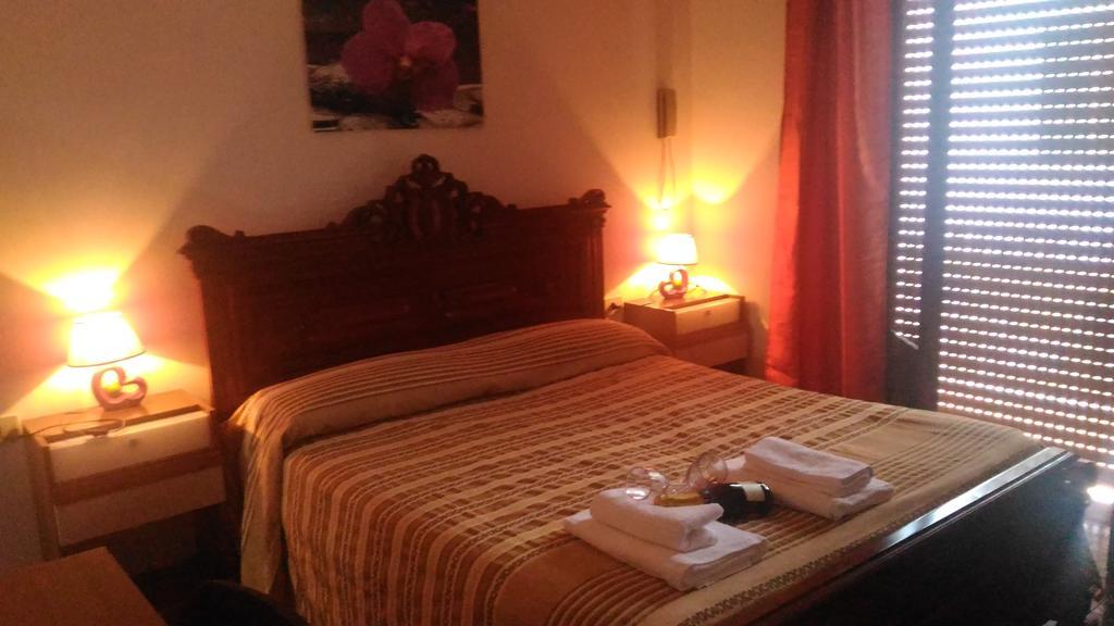 Hotel California Μιλάτσο Εξωτερικό φωτογραφία