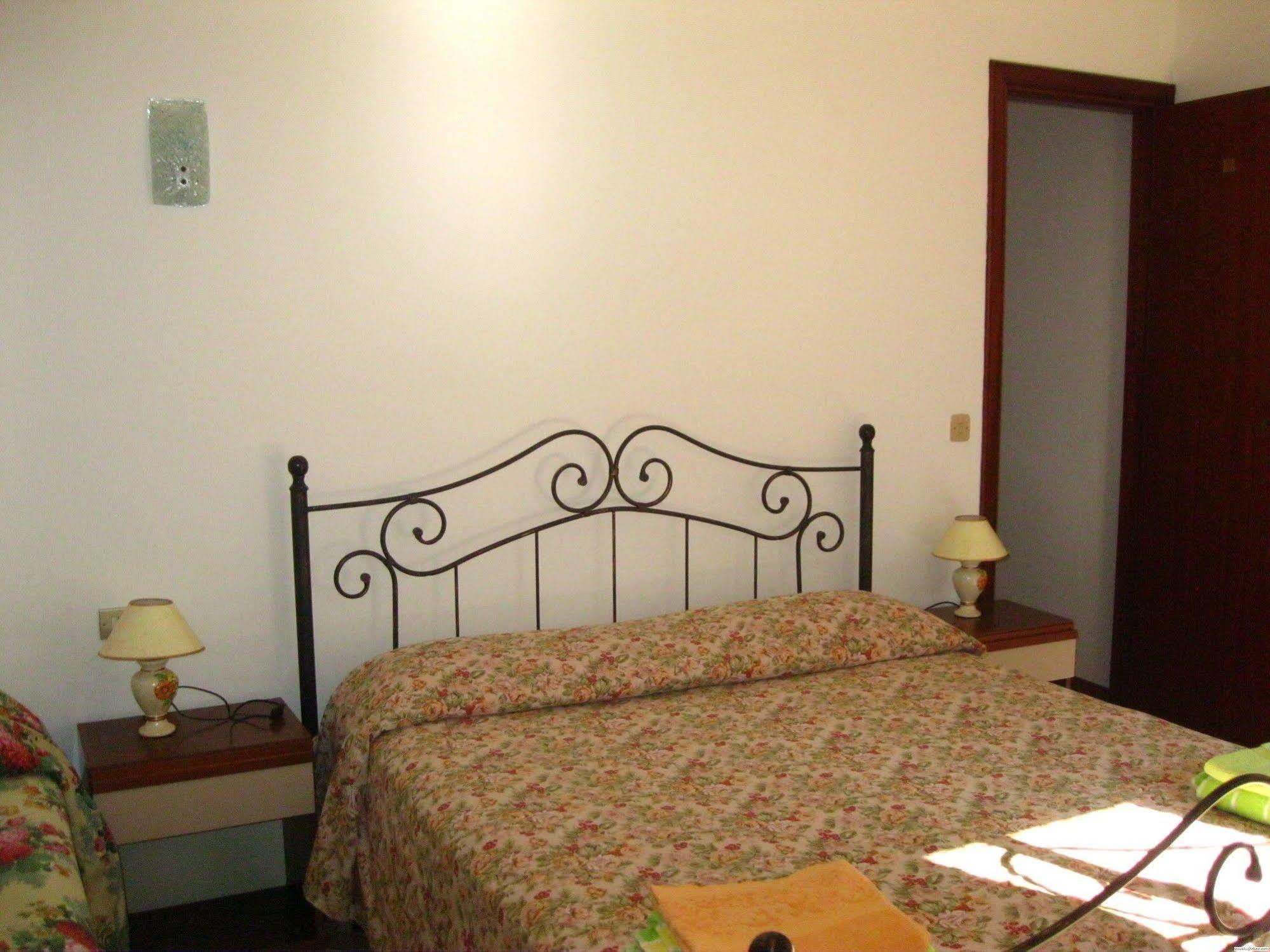 Hotel California Μιλάτσο Εξωτερικό φωτογραφία